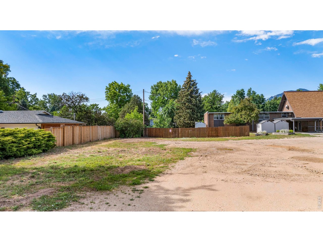1930 Grape Ave