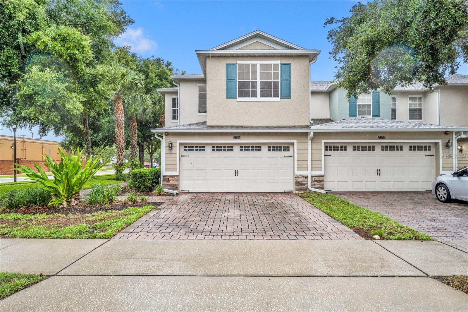 1126 PRIORY CIR