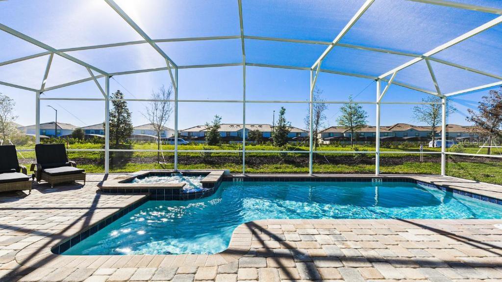 1564 MAIDSTONE CT