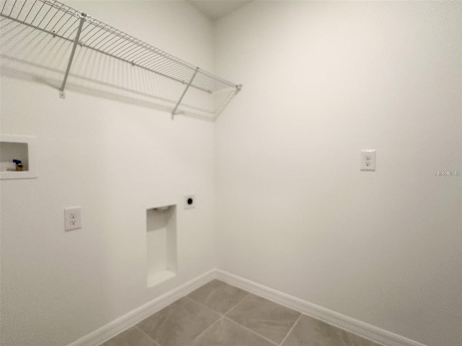 2115 DERWENT DR