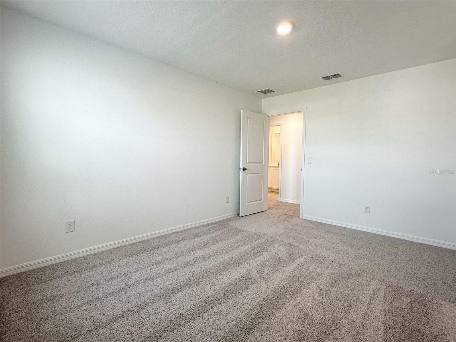 2115 DERWENT DR