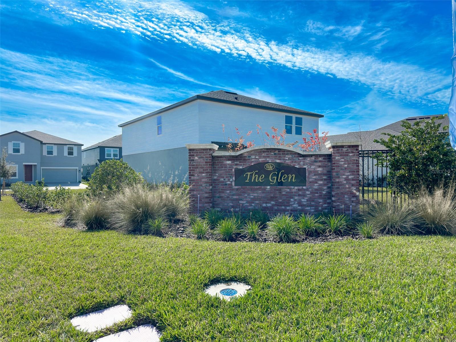 2115 DERWENT DR