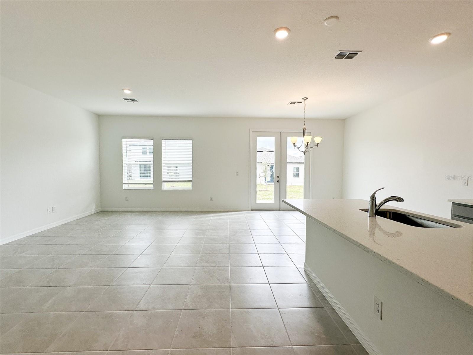 2115 DERWENT DR
