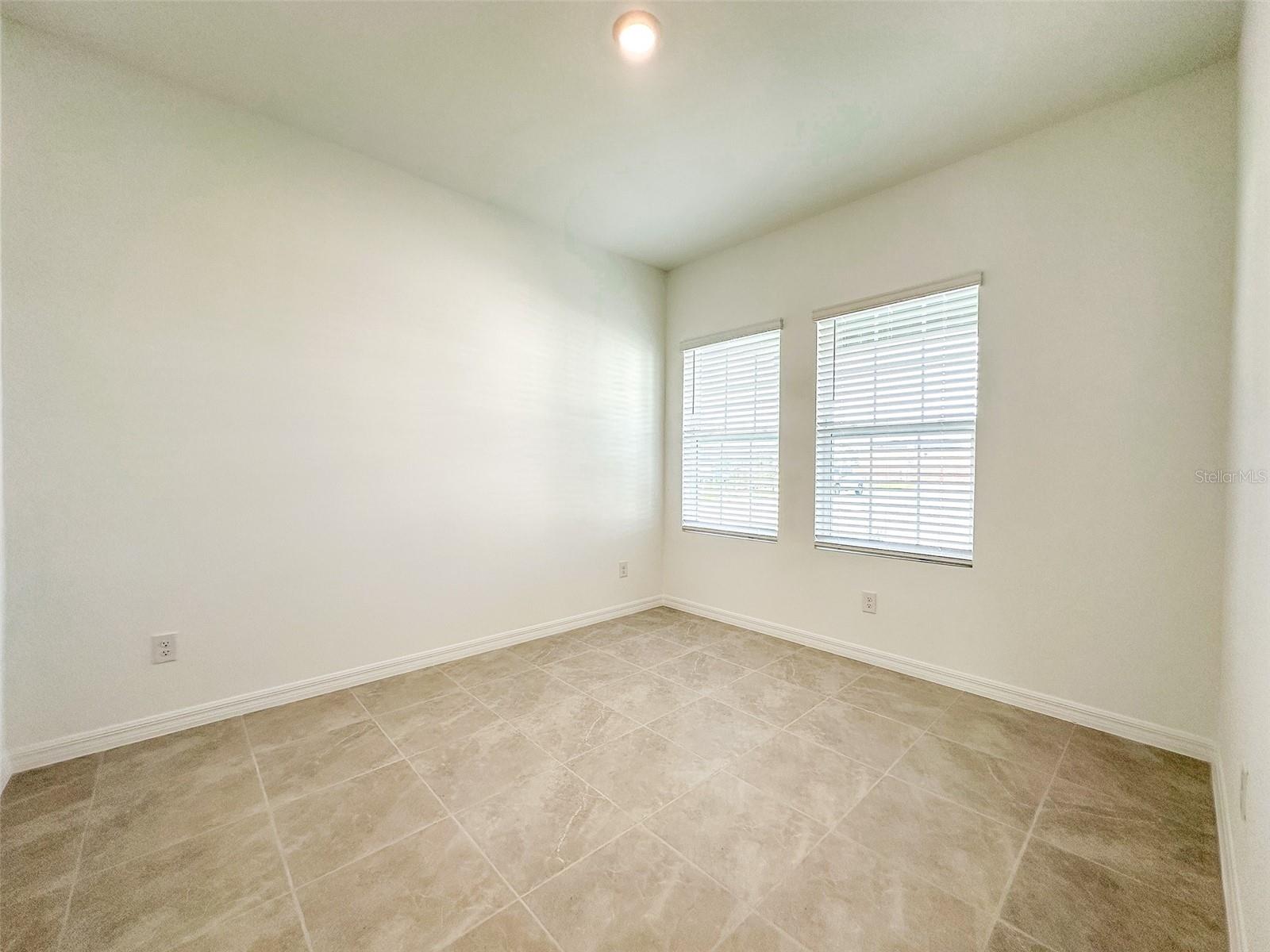2115 DERWENT DR