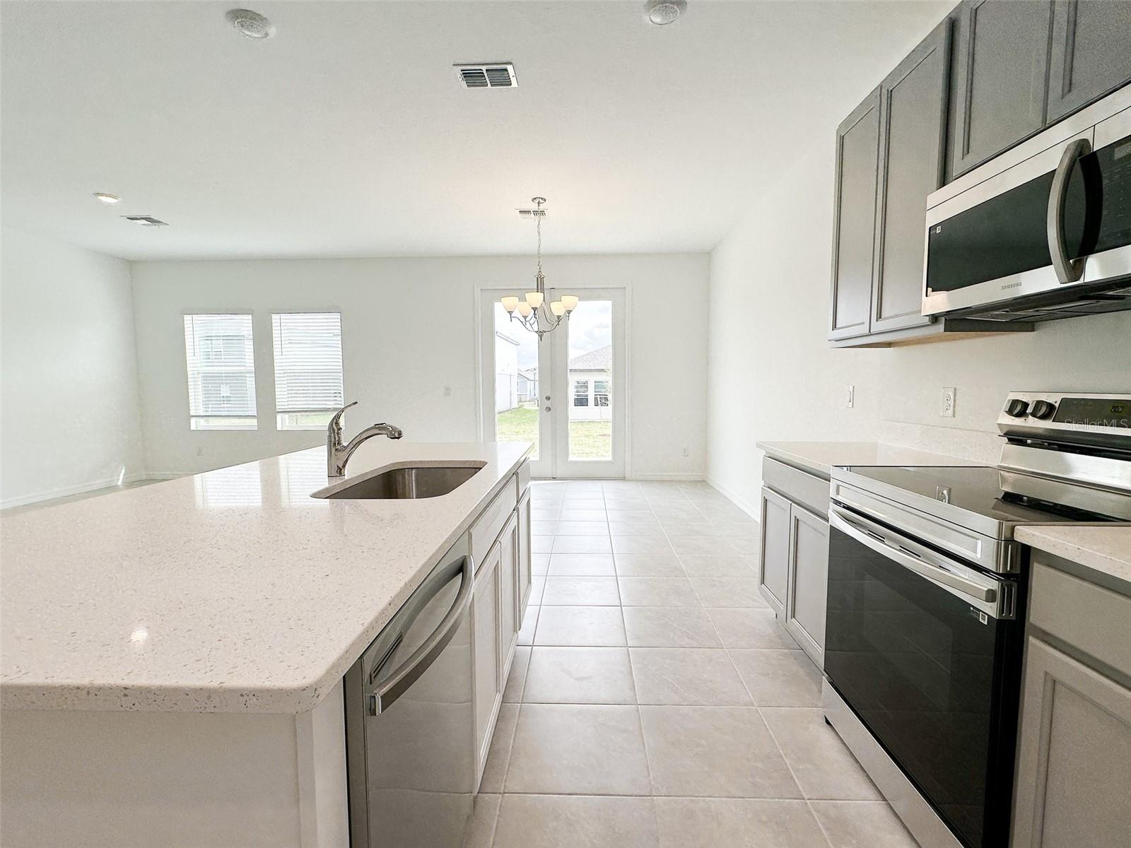 2115 DERWENT DR