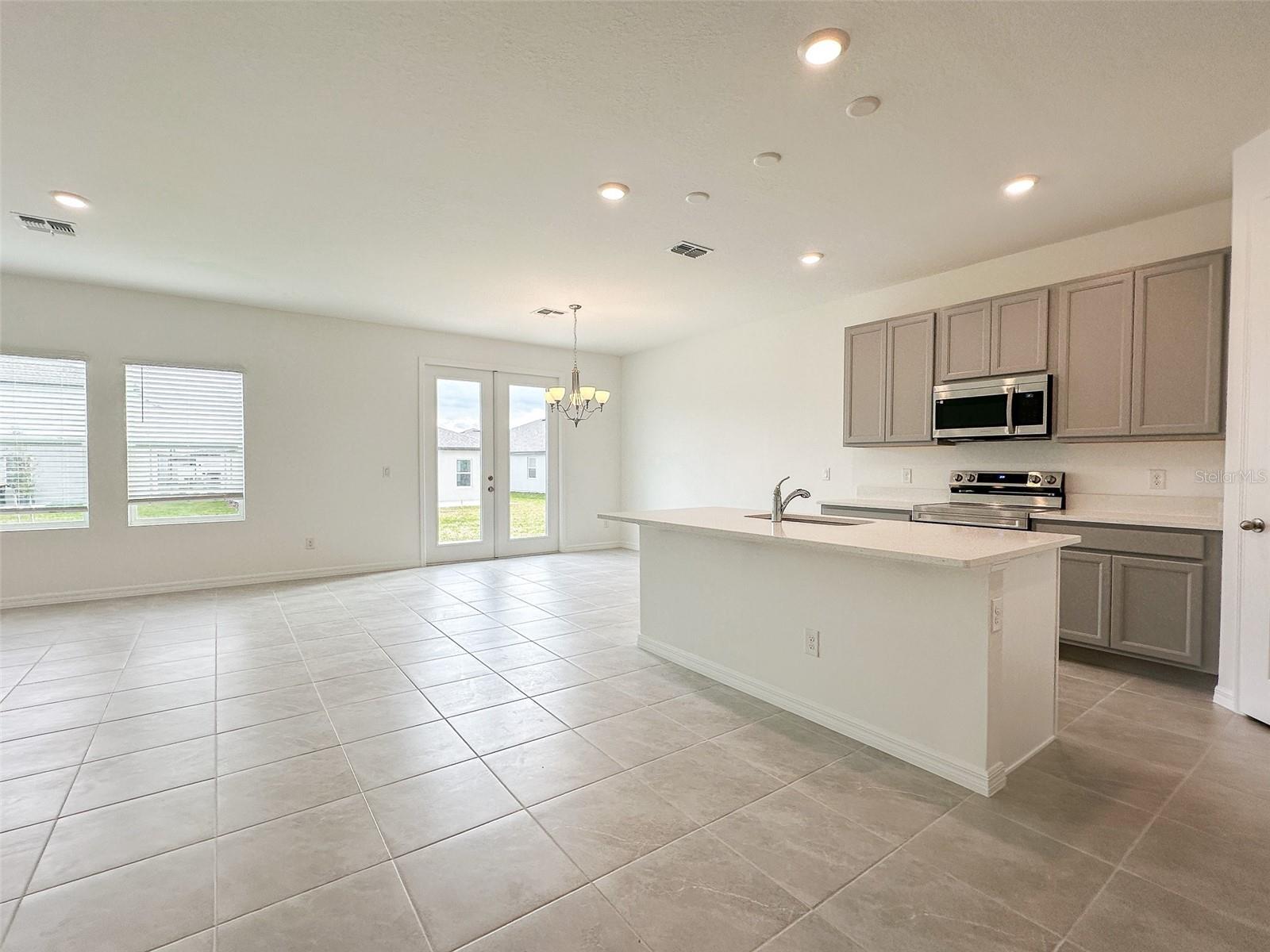2115 DERWENT DR