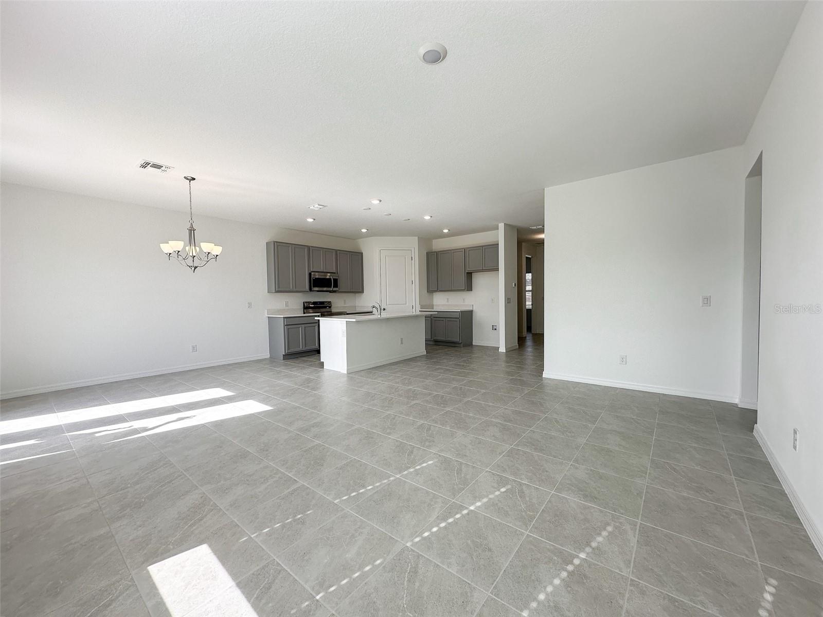 2115 DERWENT DR