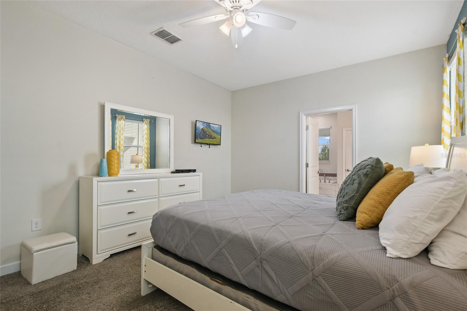 8842 CABOT CLIFFS DR
