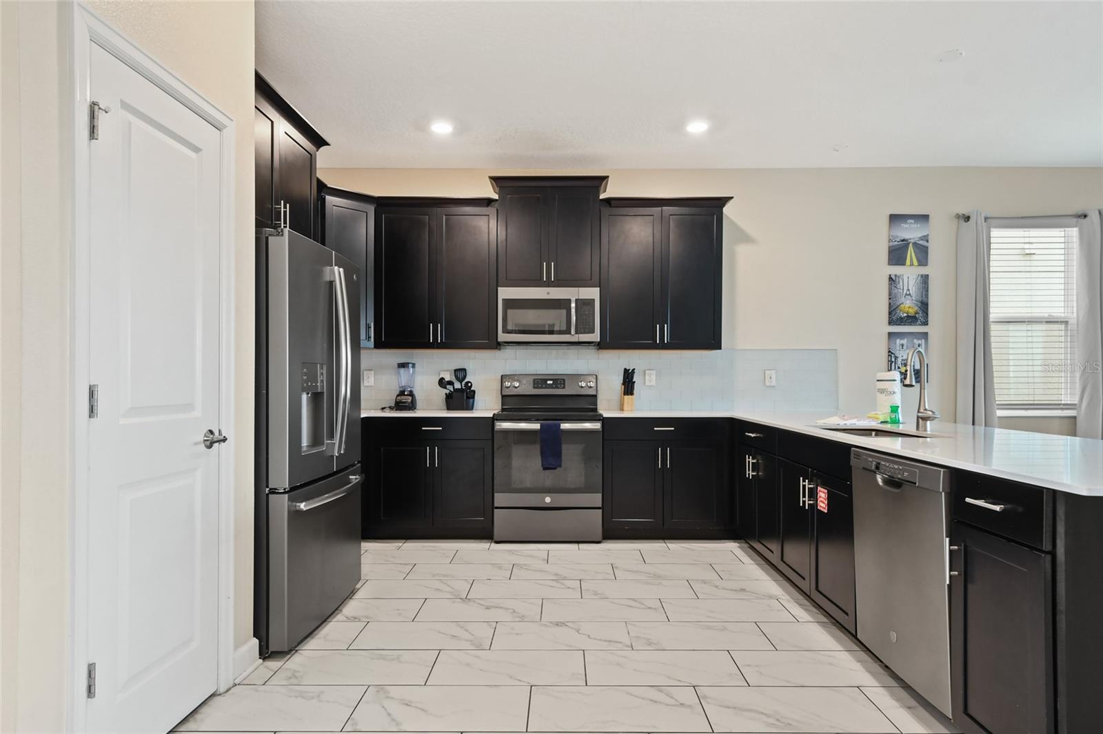 8842 CABOT CLIFFS DR