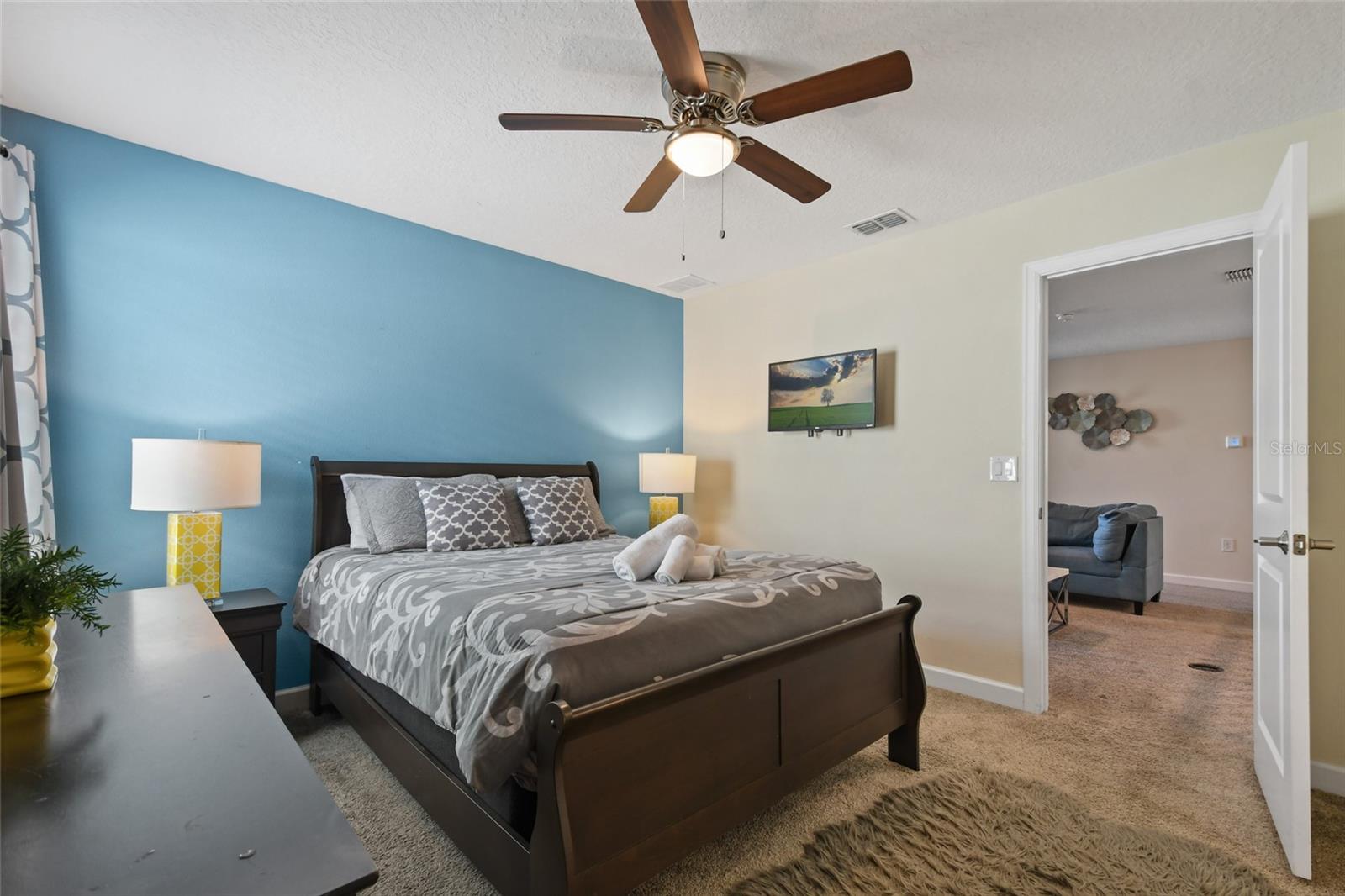 8842 CABOT CLIFFS DR