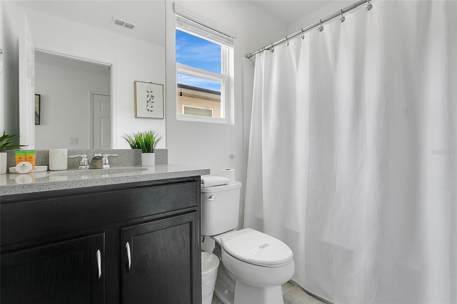 8951 AMELIA DOWNS TRL