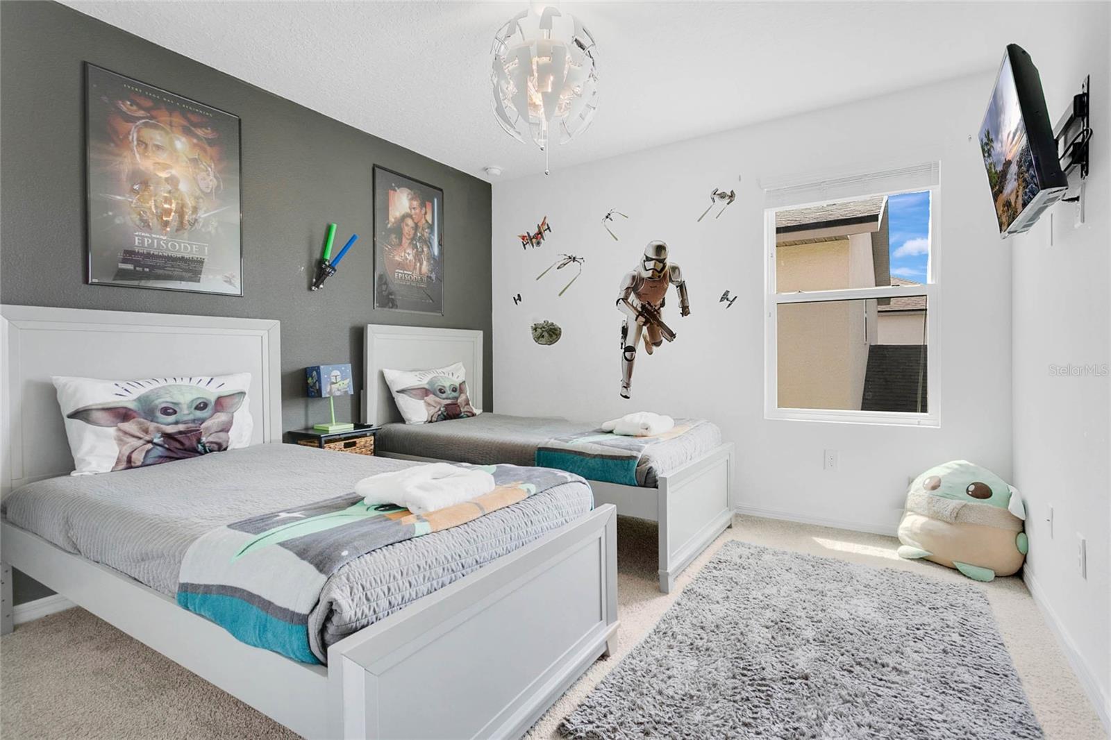 8951 AMELIA DOWNS TRL