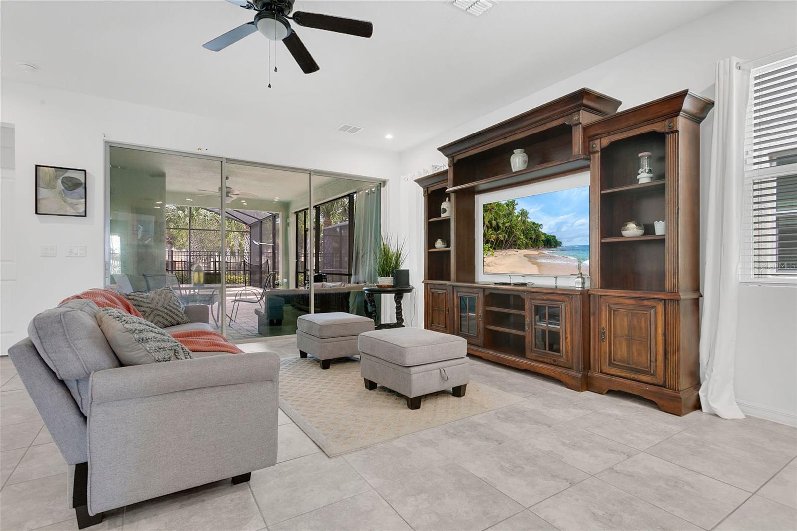 8951 AMELIA DOWNS TRL