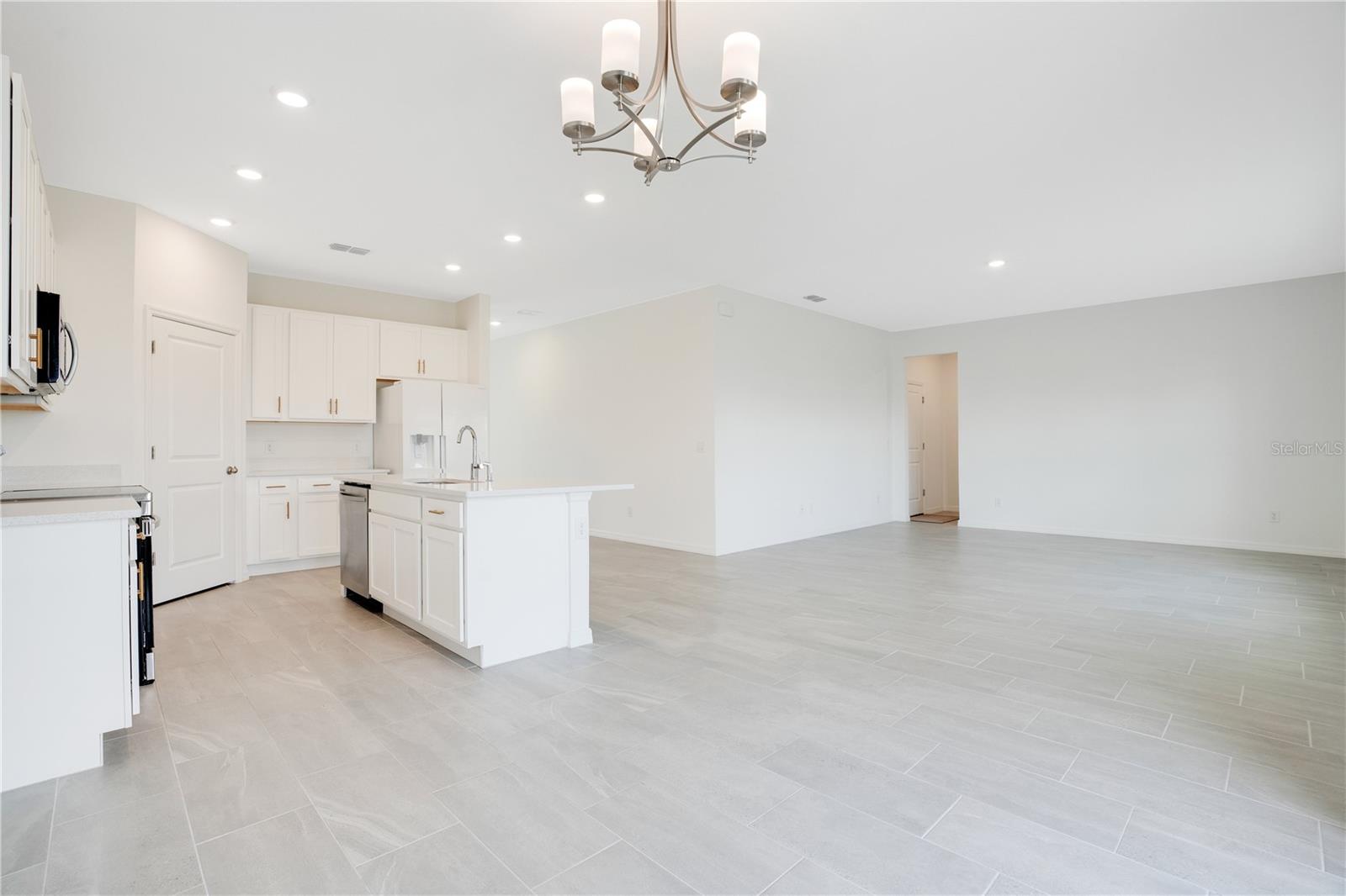 2170 DERWENT DR