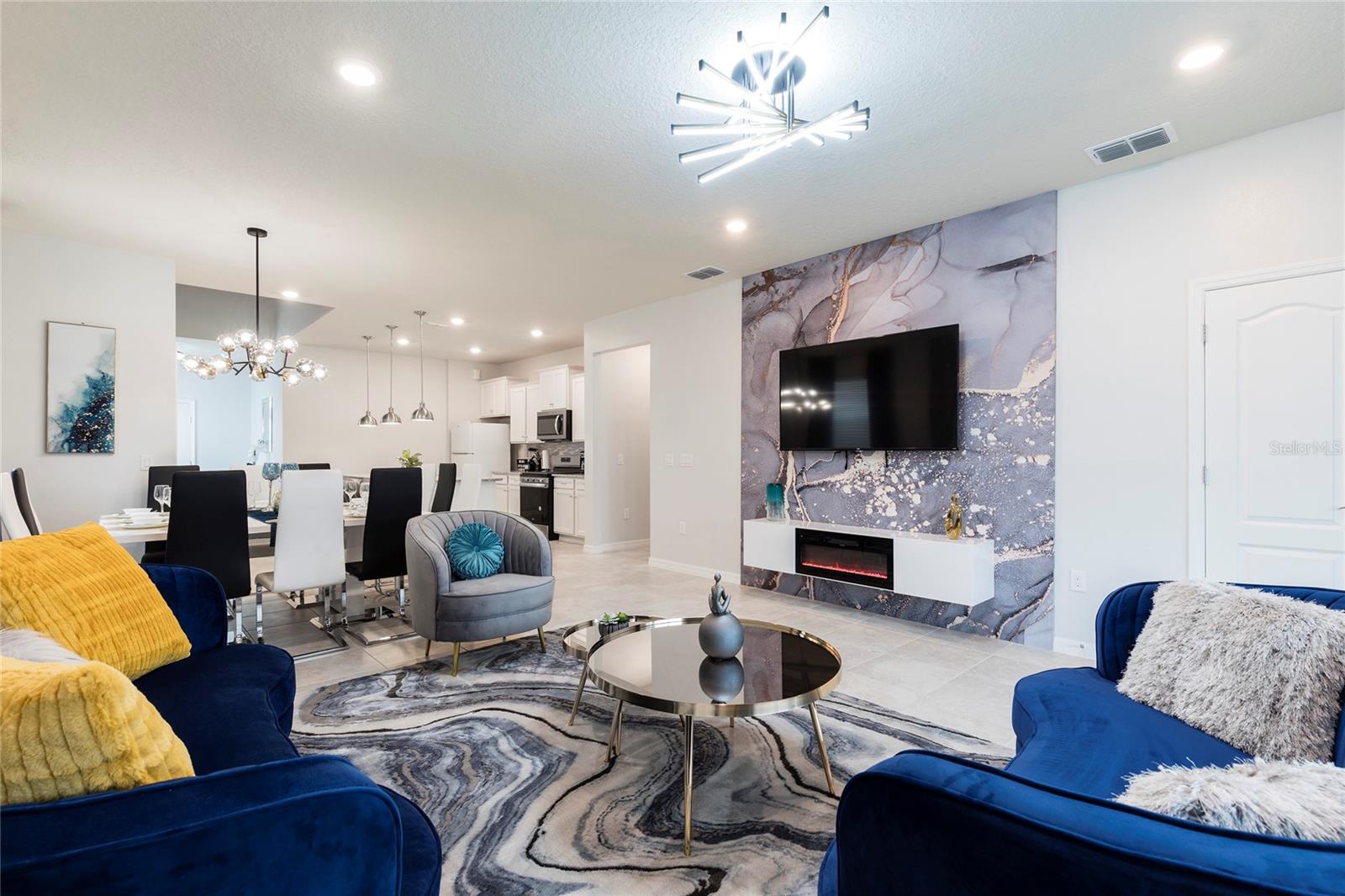 7224 OAKMOSS LOOP