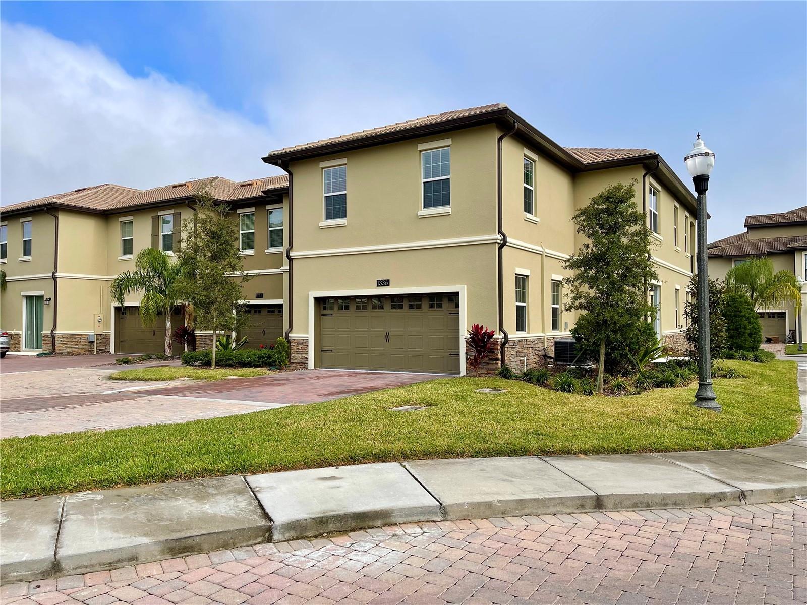 1336 SHINNECOCK HILLS DR