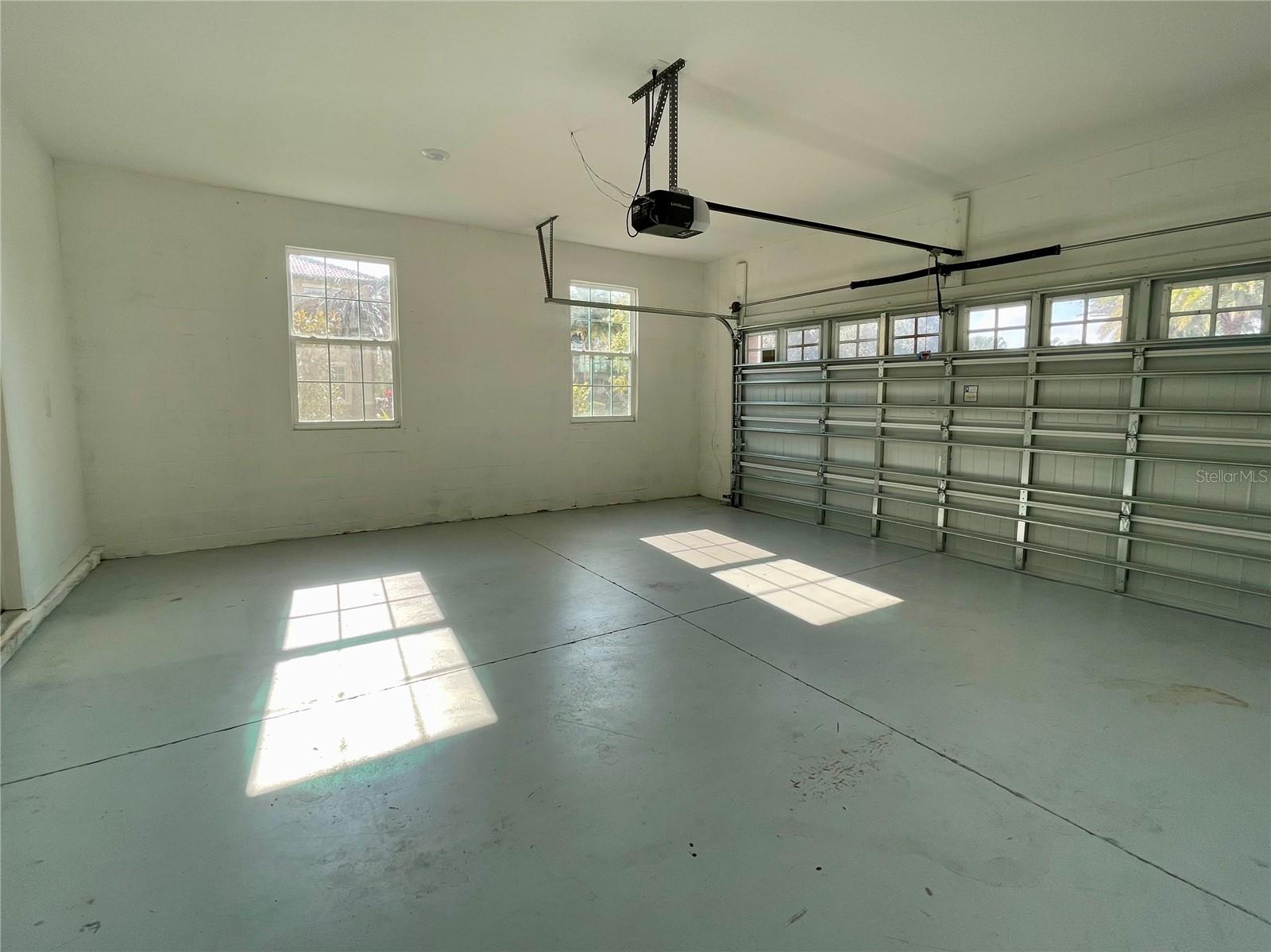 1336 SHINNECOCK HILLS DR