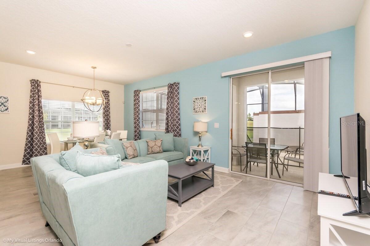 9007 STINGER DR