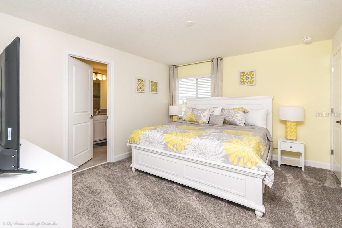 9007 STINGER DR
