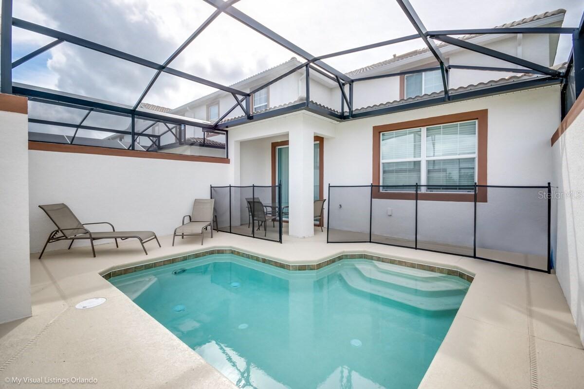 9007 STINGER DR
