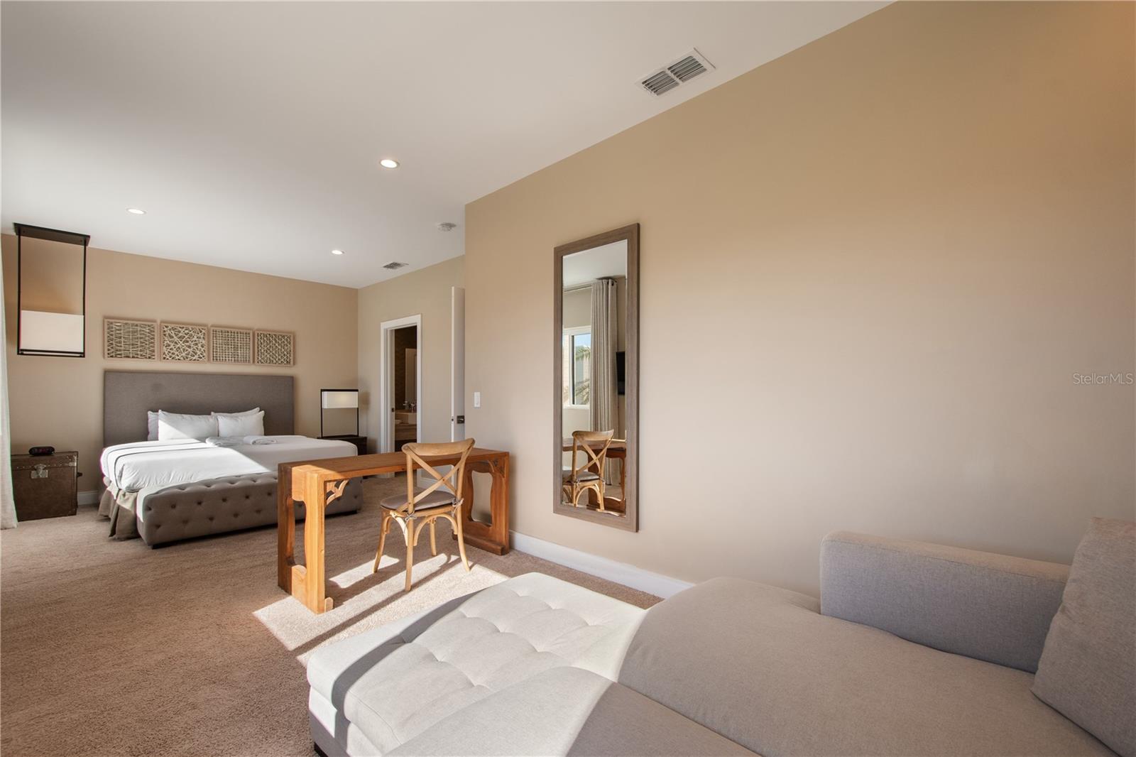 3056 ROCKEFELLER WAY