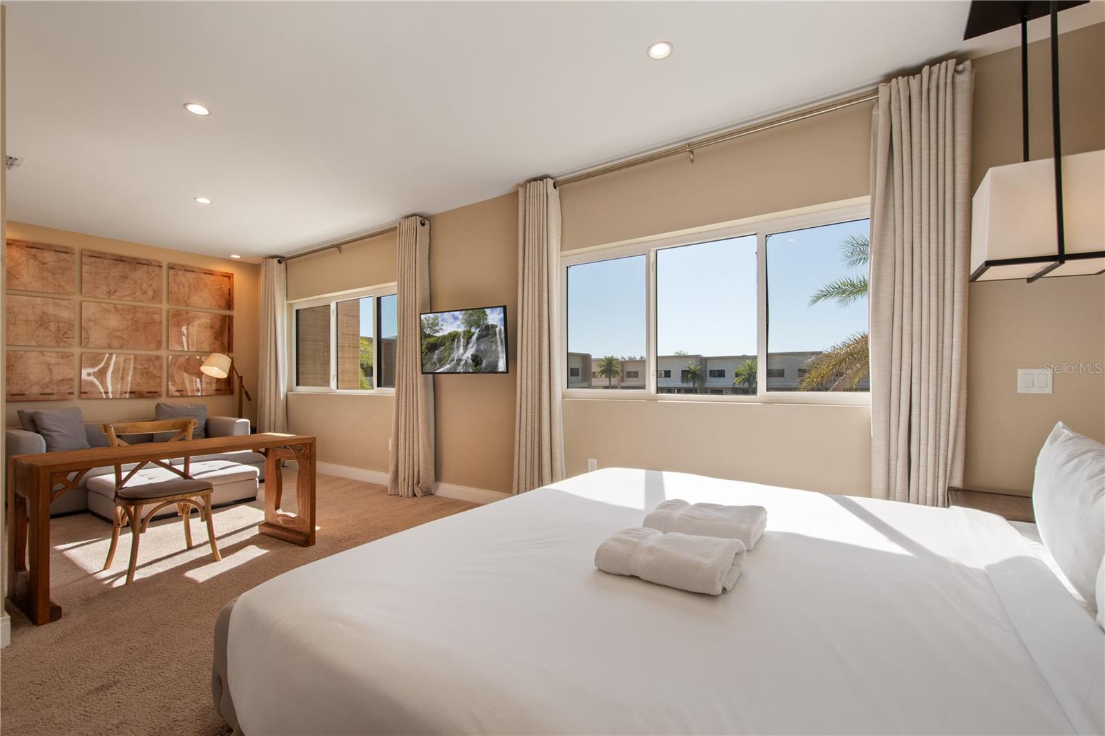 3056 ROCKEFELLER WAY