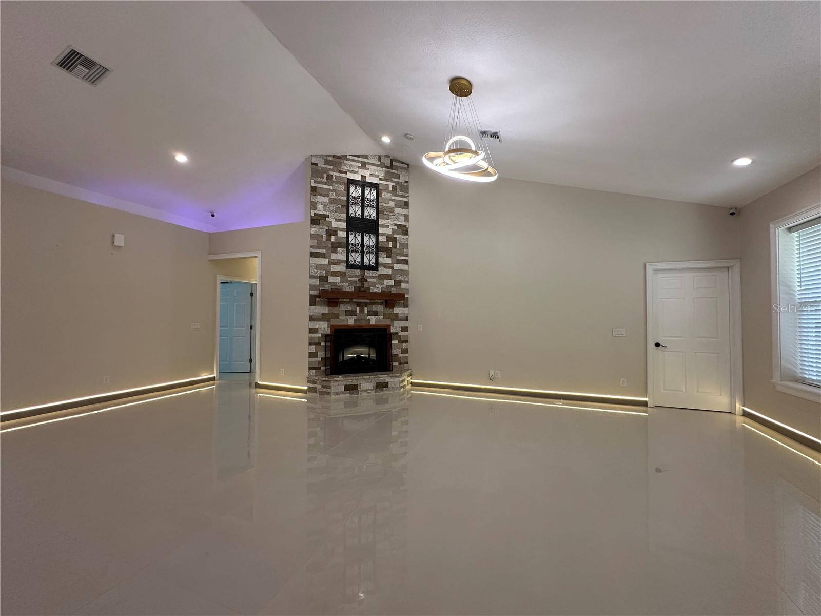 3111 RAMBLER AVE