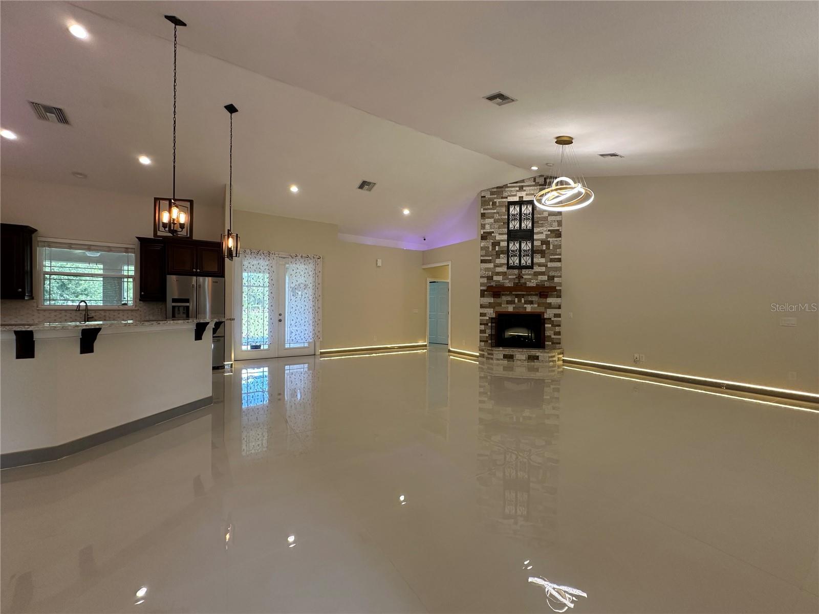 3111 RAMBLER AVE