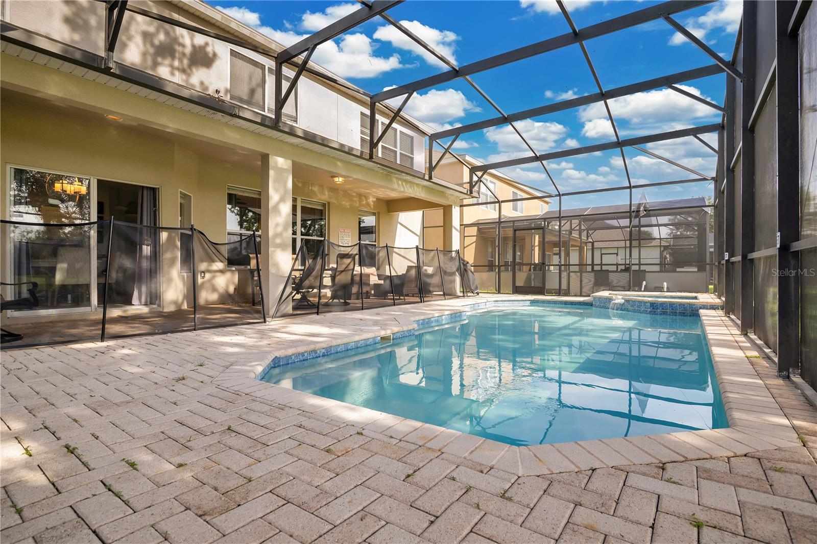7801 BASNETT CIR