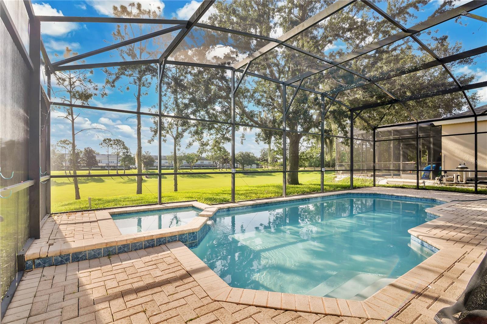 7801 BASNETT CIR