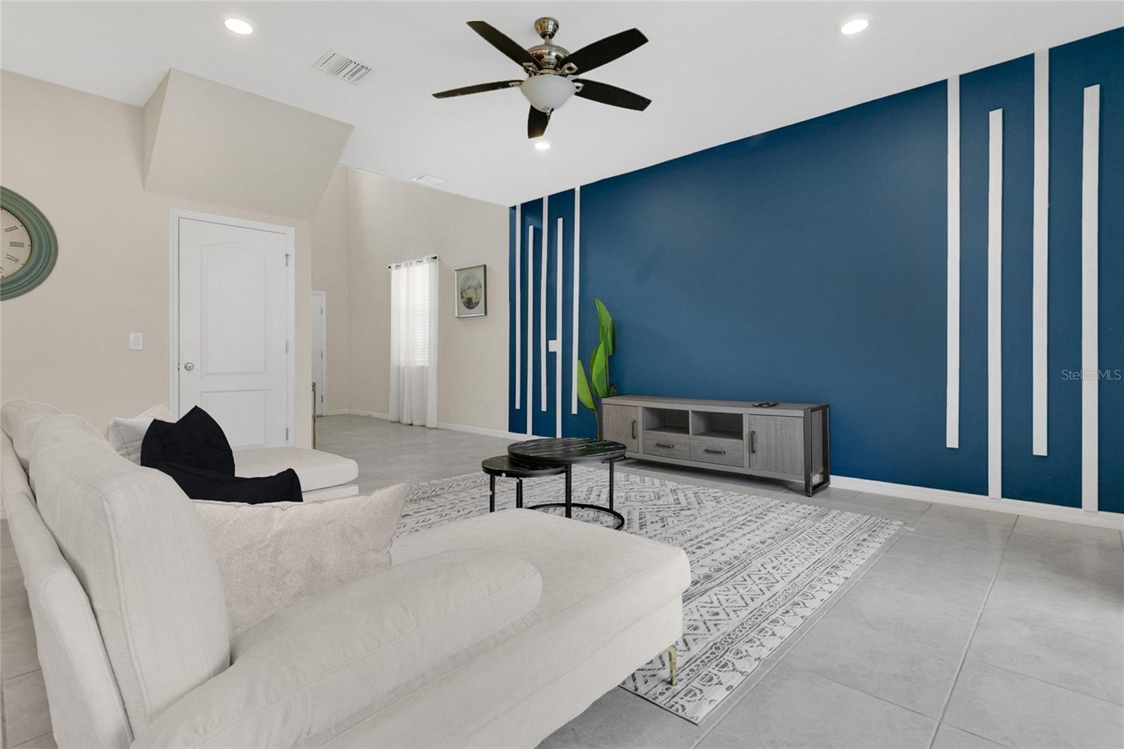 5481 MISTY OAK CIR