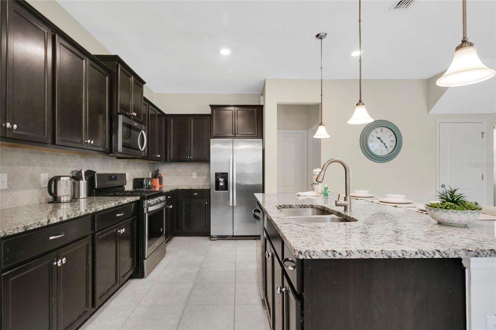 5481 MISTY OAK CIR