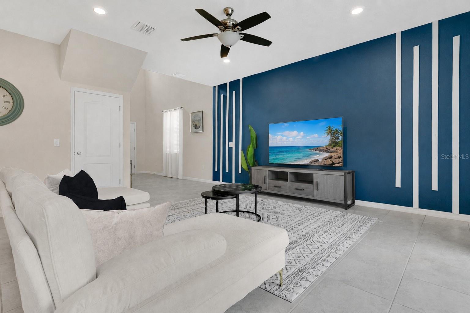 5481 MISTY OAK CIR