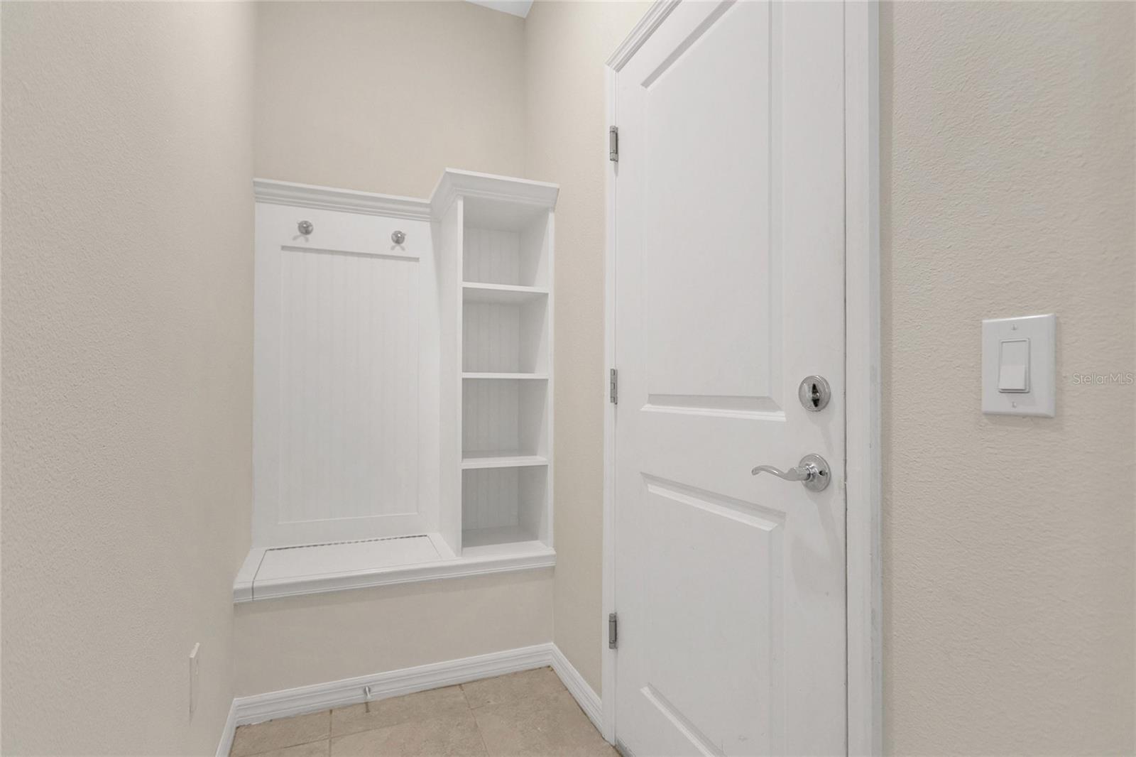 5481 MISTY OAK CIR