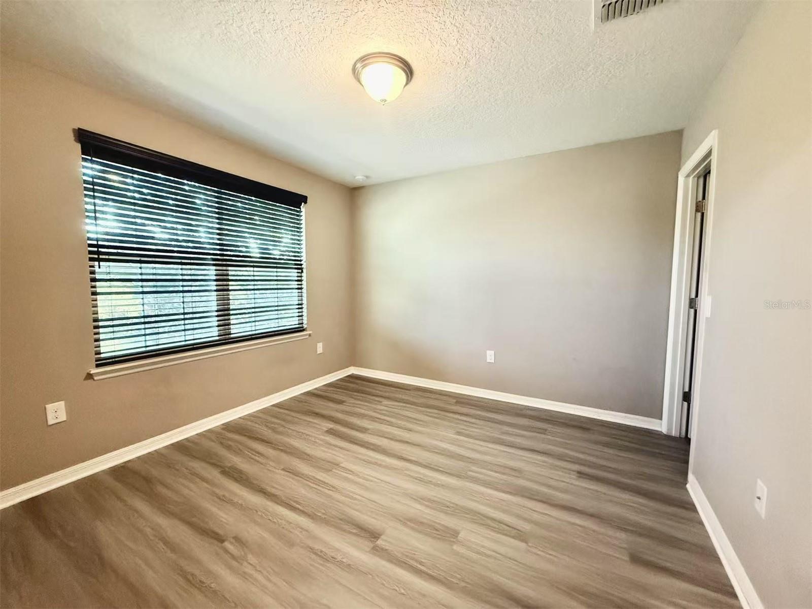 11804 SILVERLAKE PARK DR