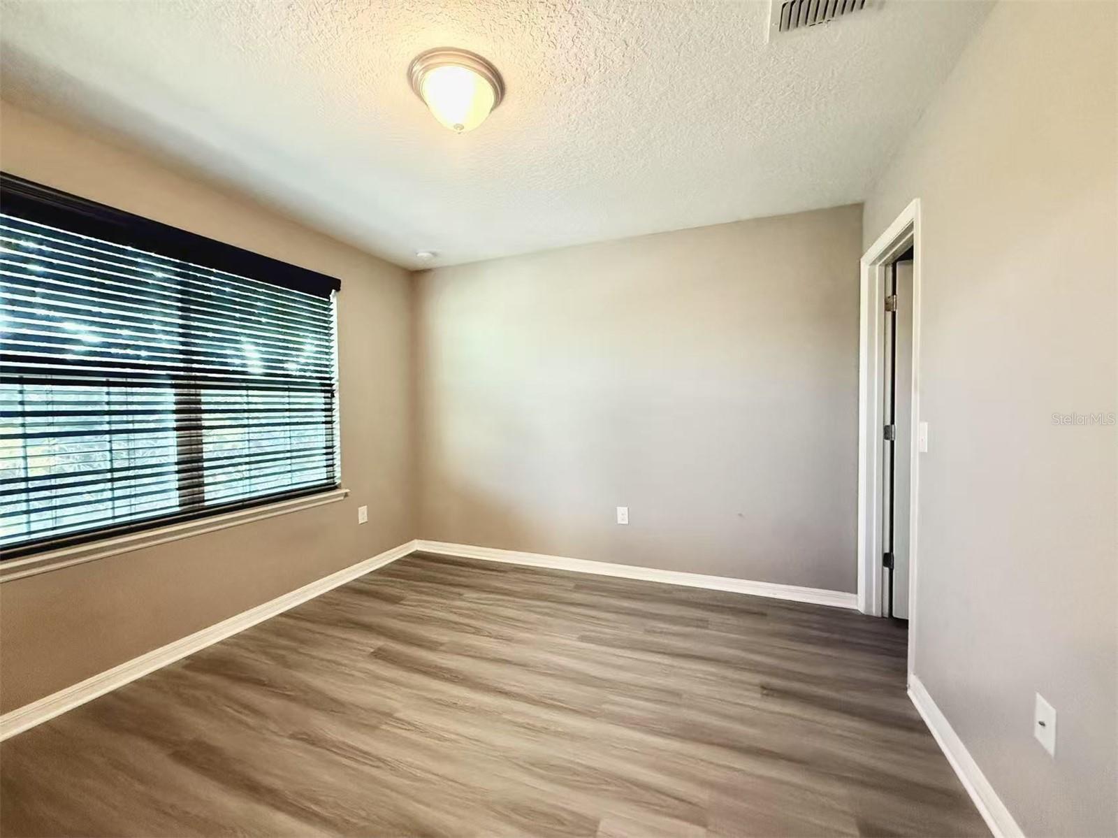 11804 SILVERLAKE PARK DR
