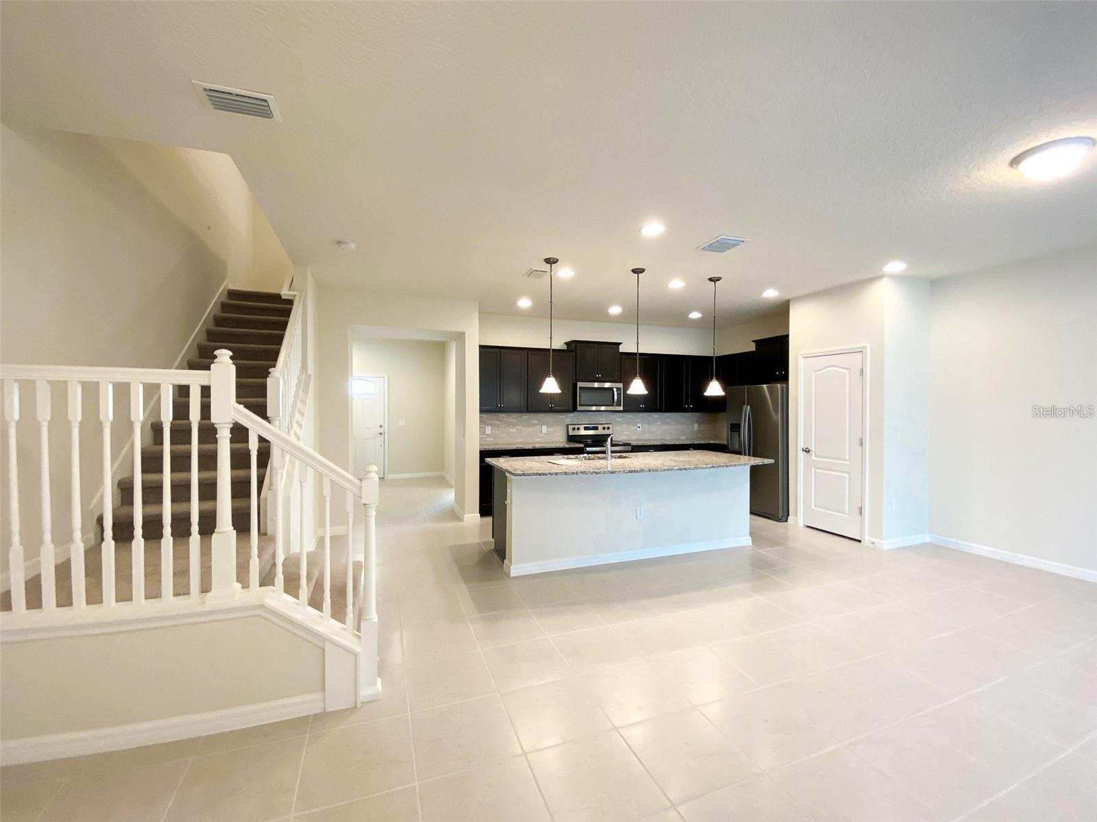 2406 DUBAI ST