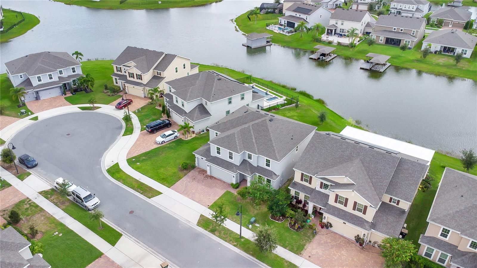 4944 OLIVIA CT