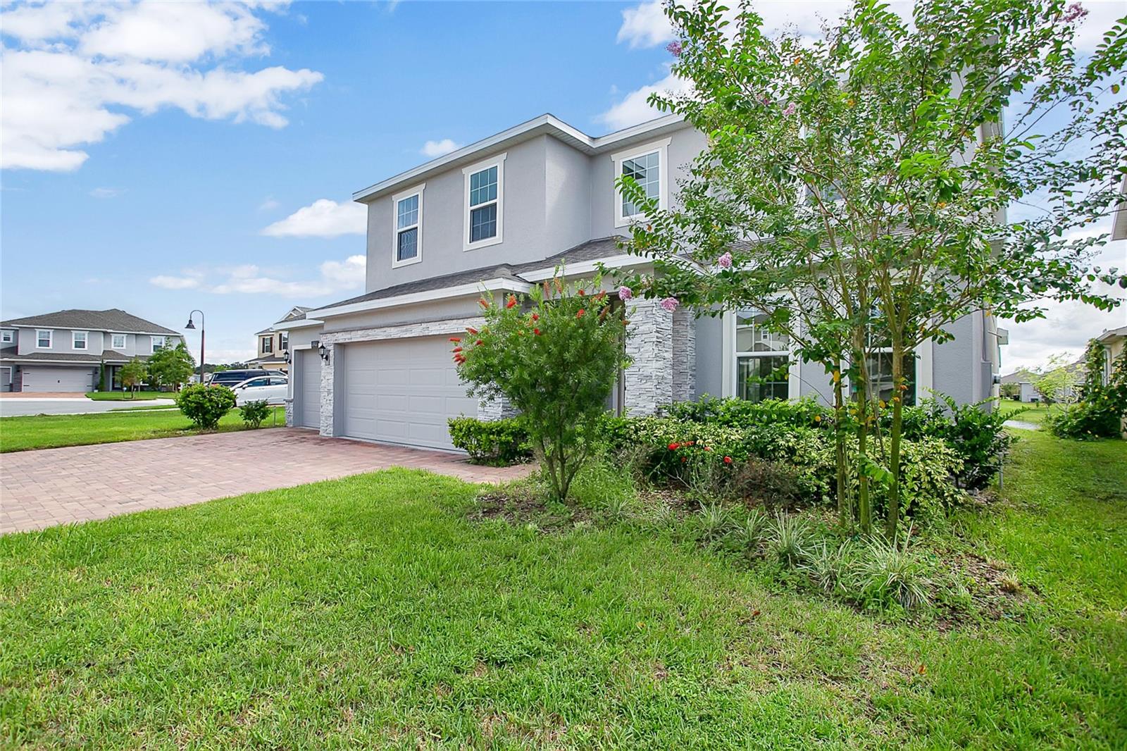 4944 OLIVIA CT