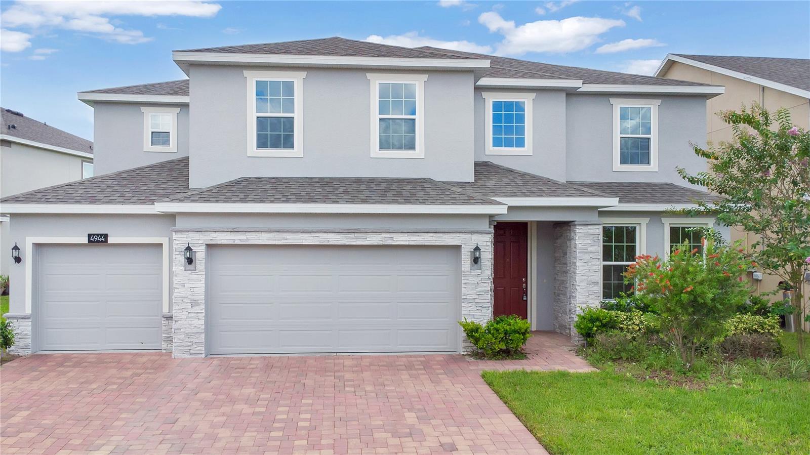 4944 OLIVIA CT