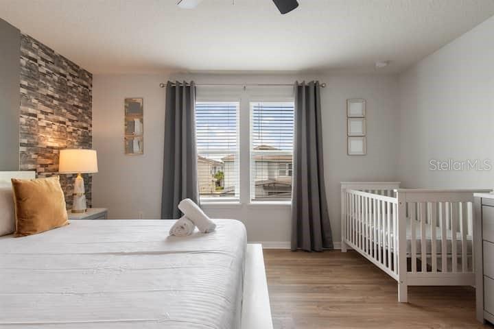 7372 OAKMOSS LOOP