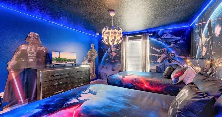 7372 OAKMOSS LOOP