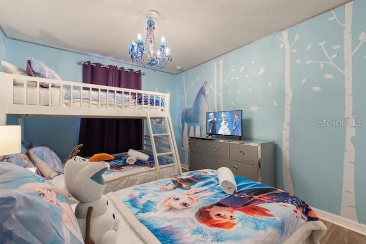 7372 OAKMOSS LOOP
