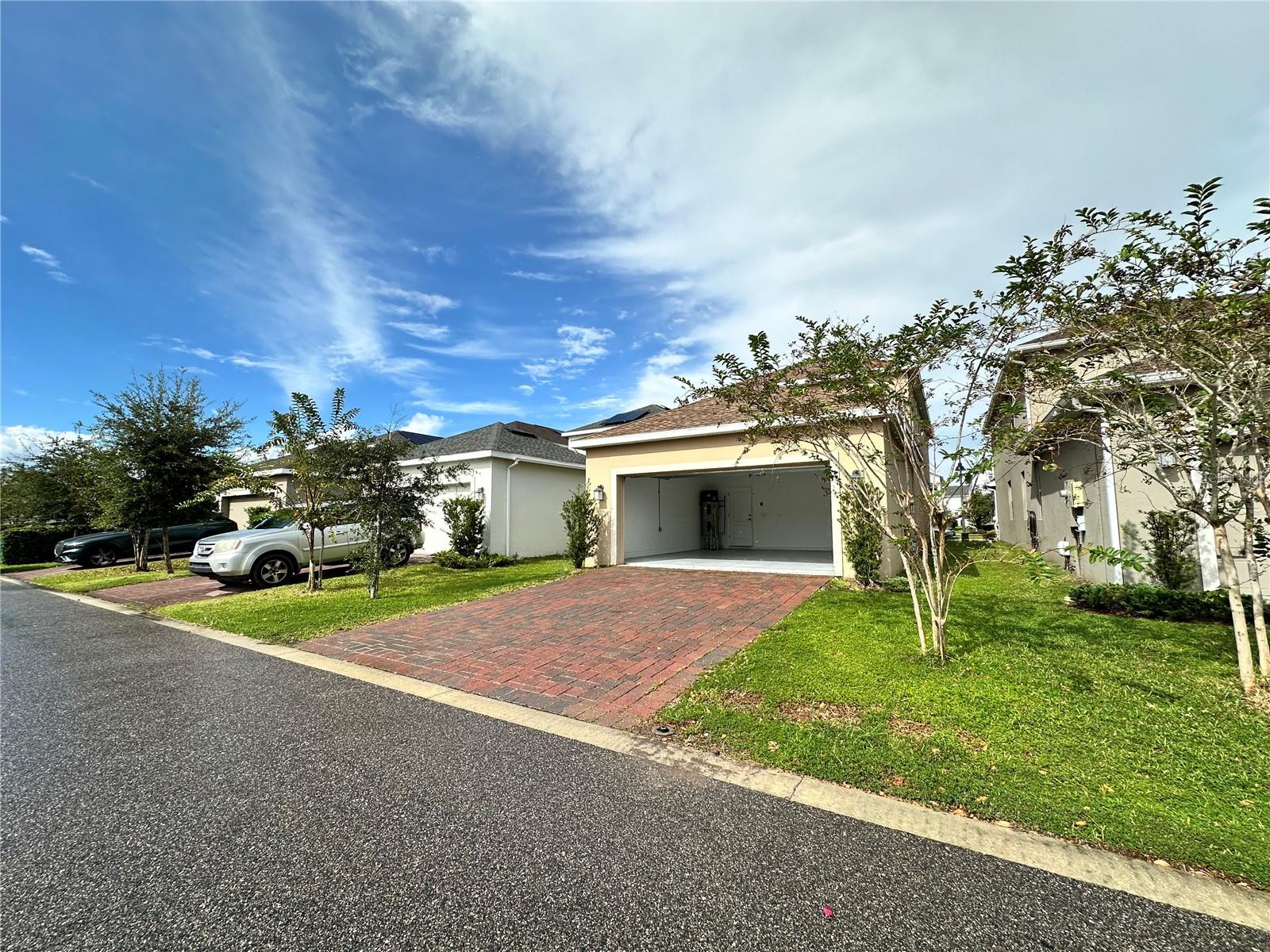 11832 CHARADES ST