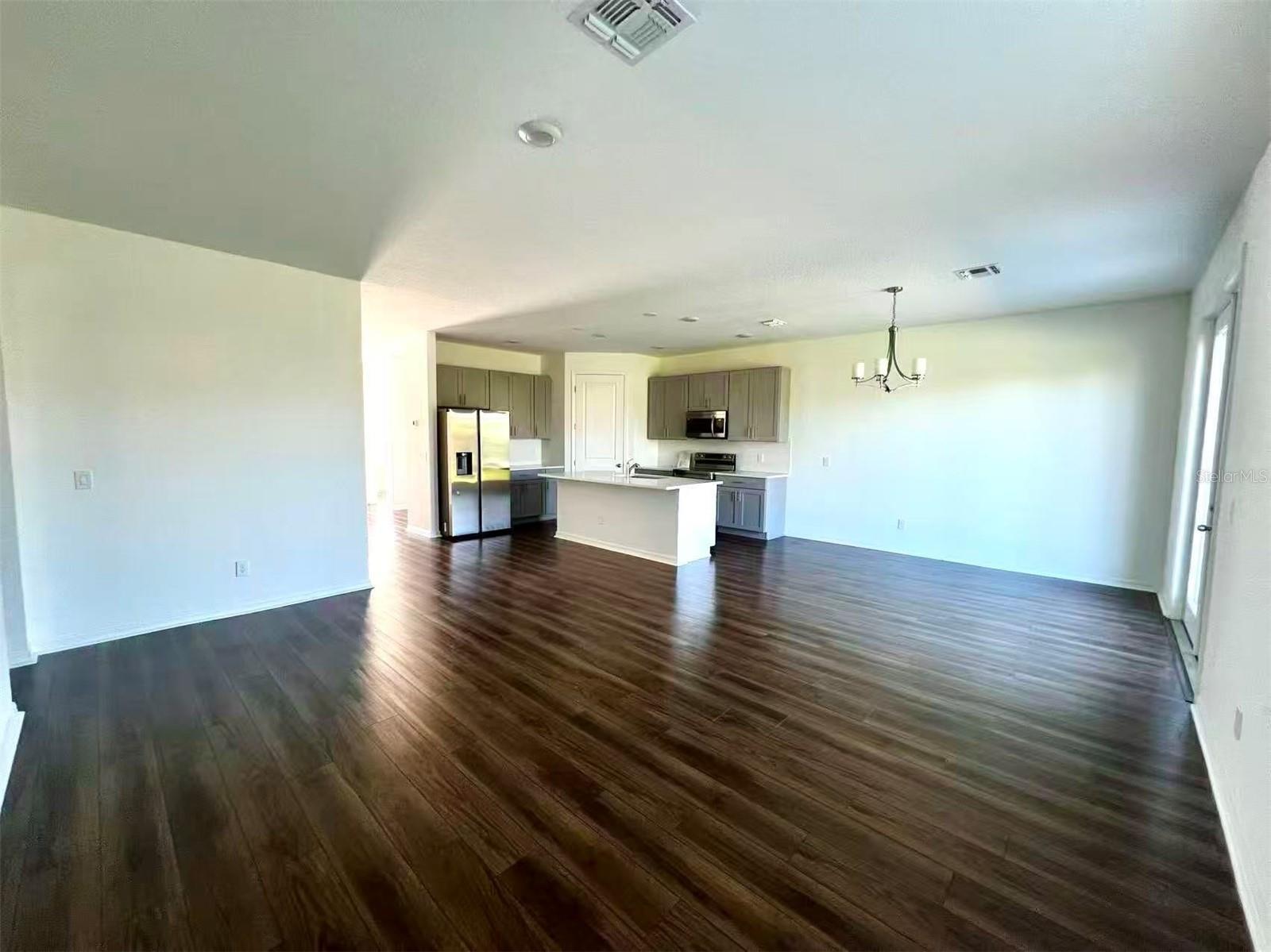 2114 DERWENT DR