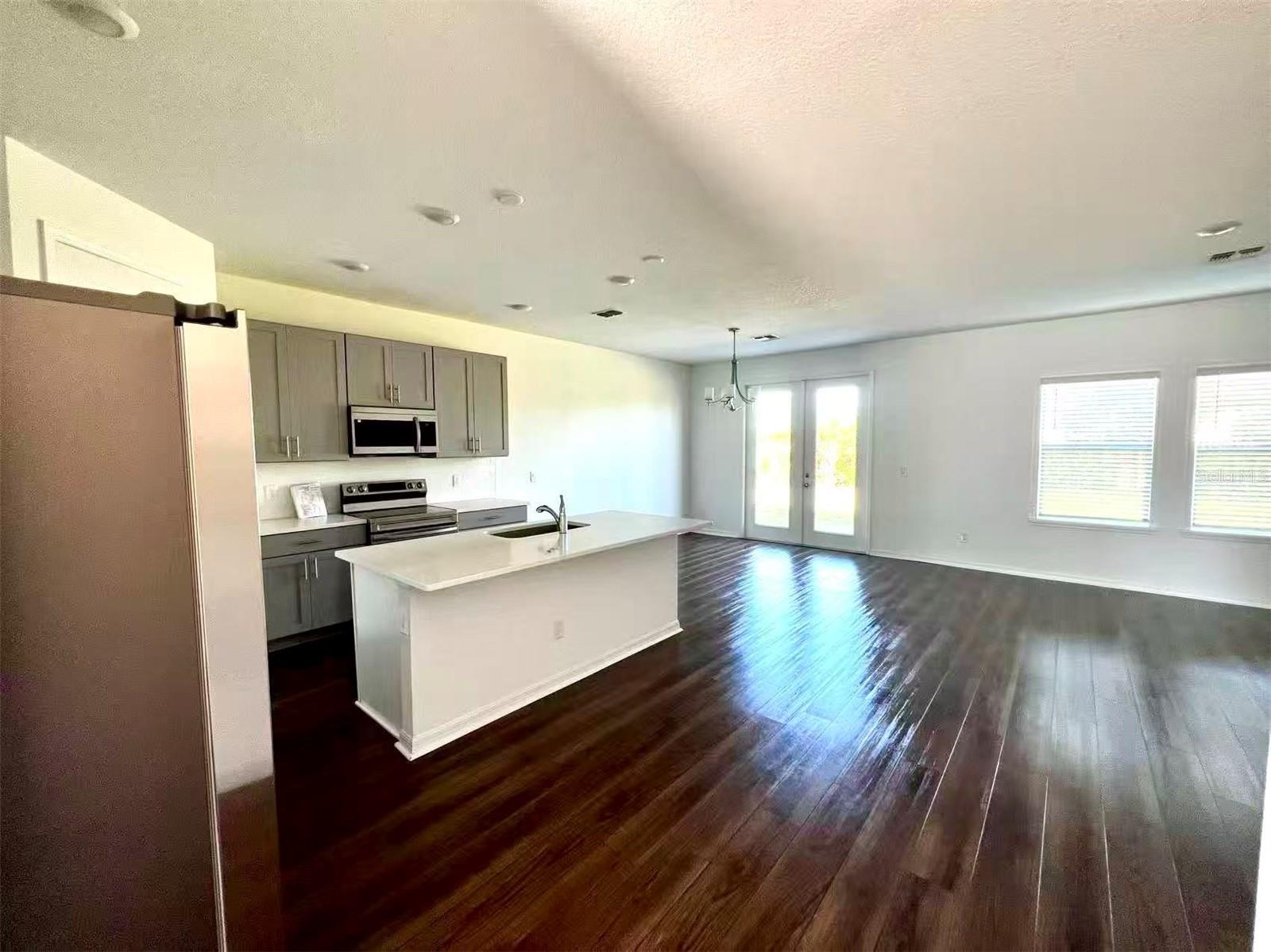 2114 DERWENT DR
