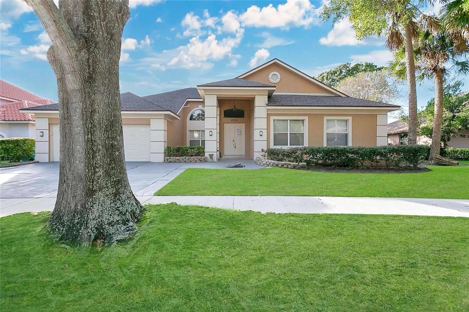 6719 FAIRWAY COVE DR