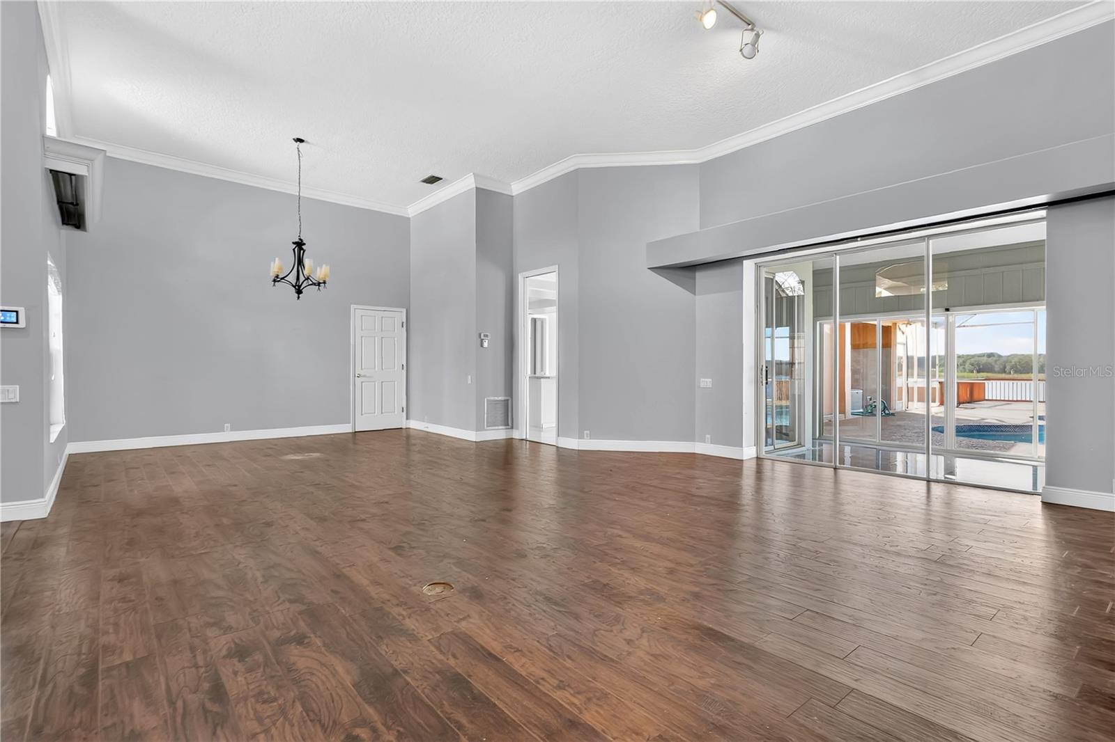 6719 FAIRWAY COVE DR