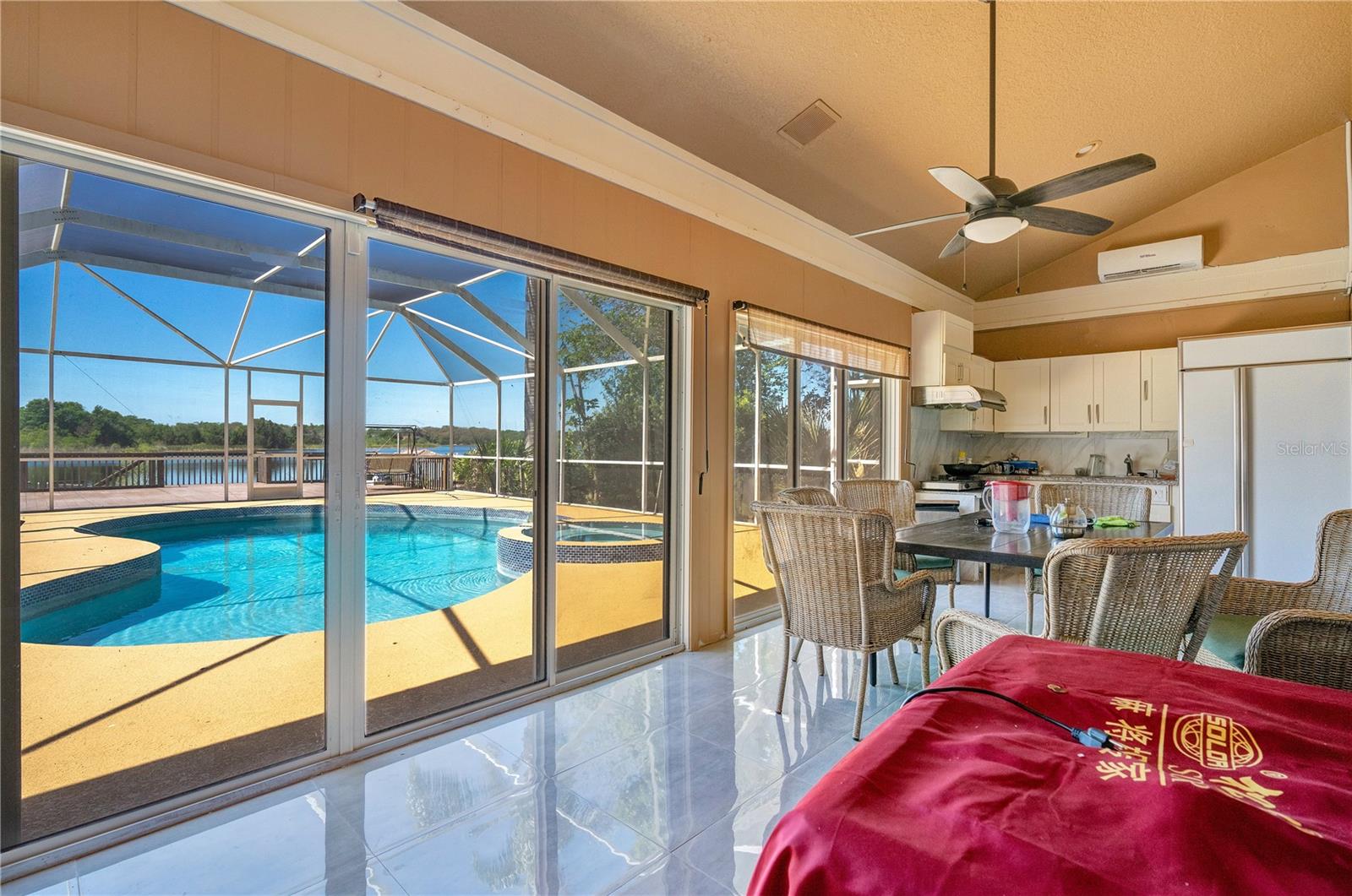 6719 FAIRWAY COVE DR