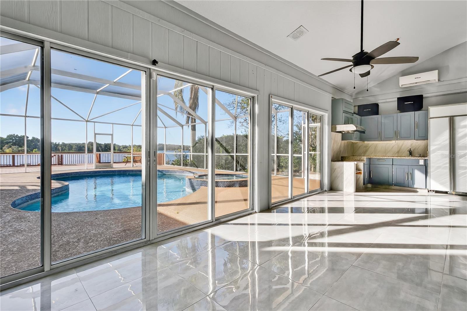 6719 FAIRWAY COVE DR